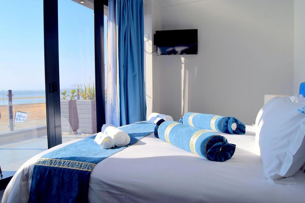 Blue Whale Hotels Уолфиш-Бей Экстерьер фото